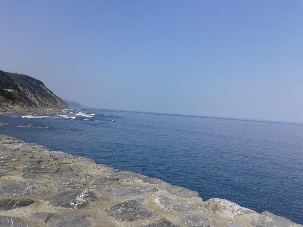 Hotel Zumalabe Mutriku Bagian luar foto