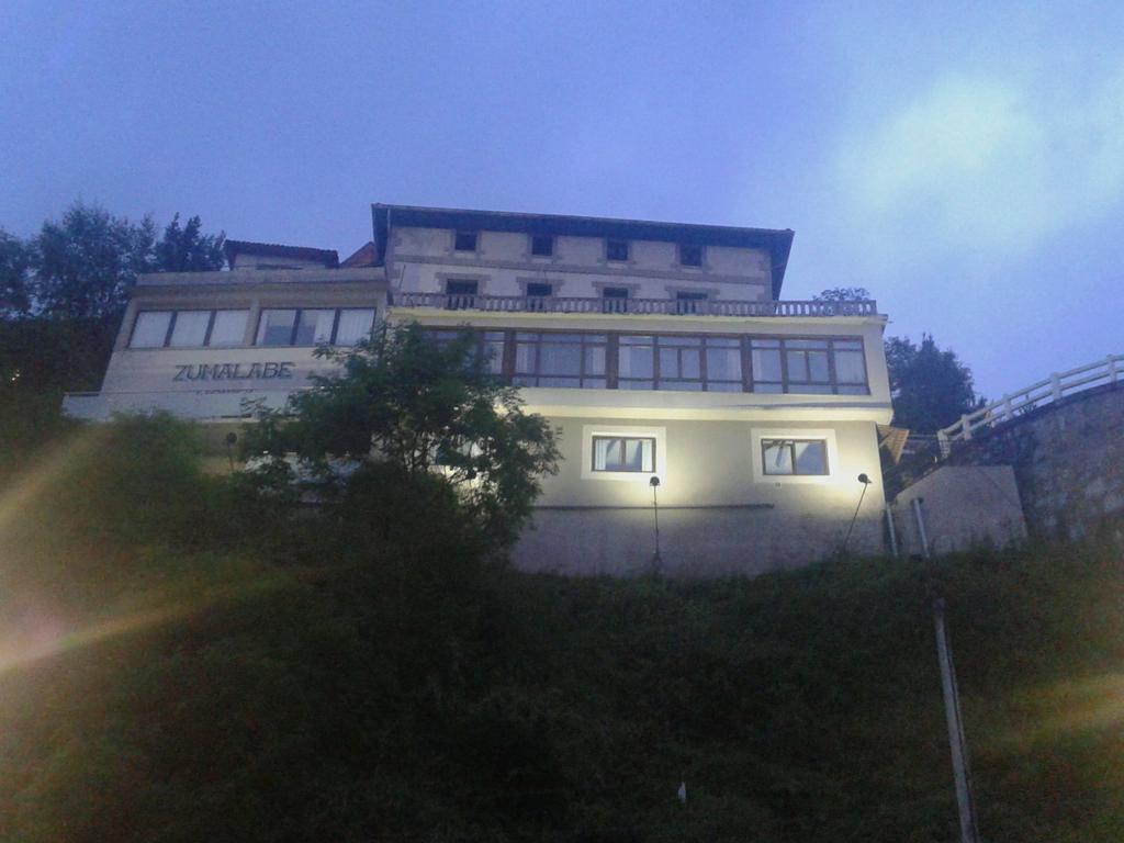 Hotel Zumalabe Mutriku Bagian luar foto