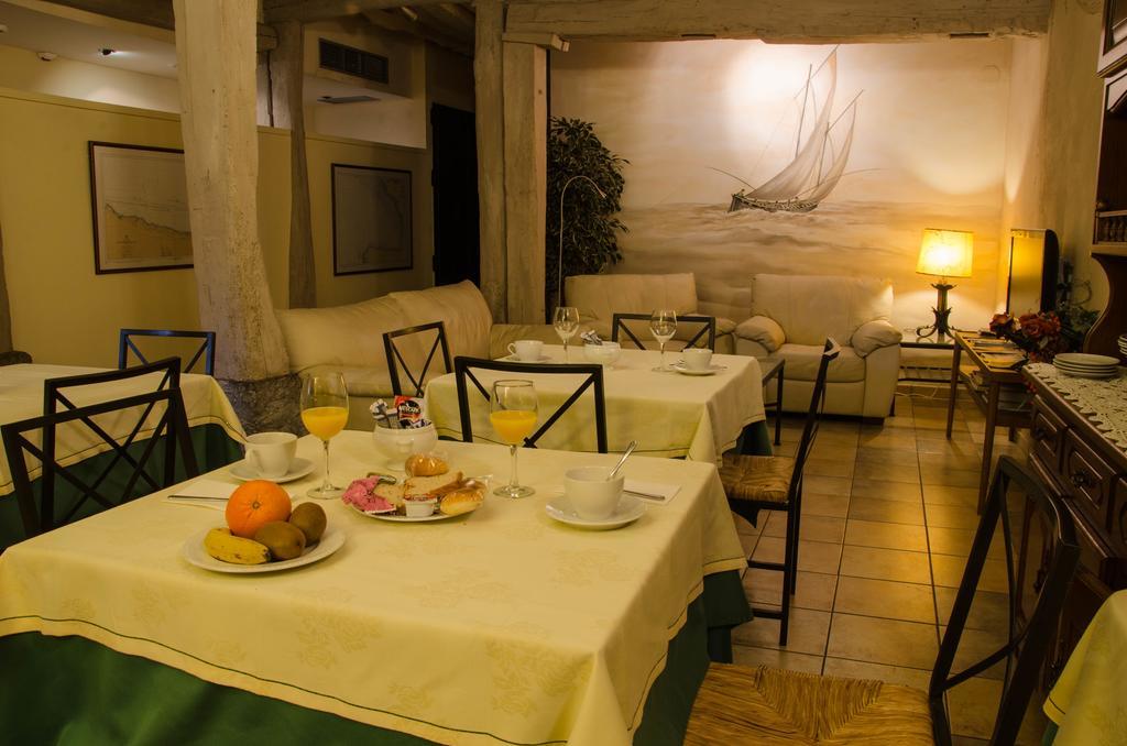 Hotel Zumalabe Mutriku Bagian luar foto